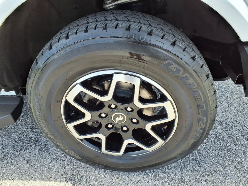 Used 2023 Ford Bronco Outer Banks AWD/4WD image 9