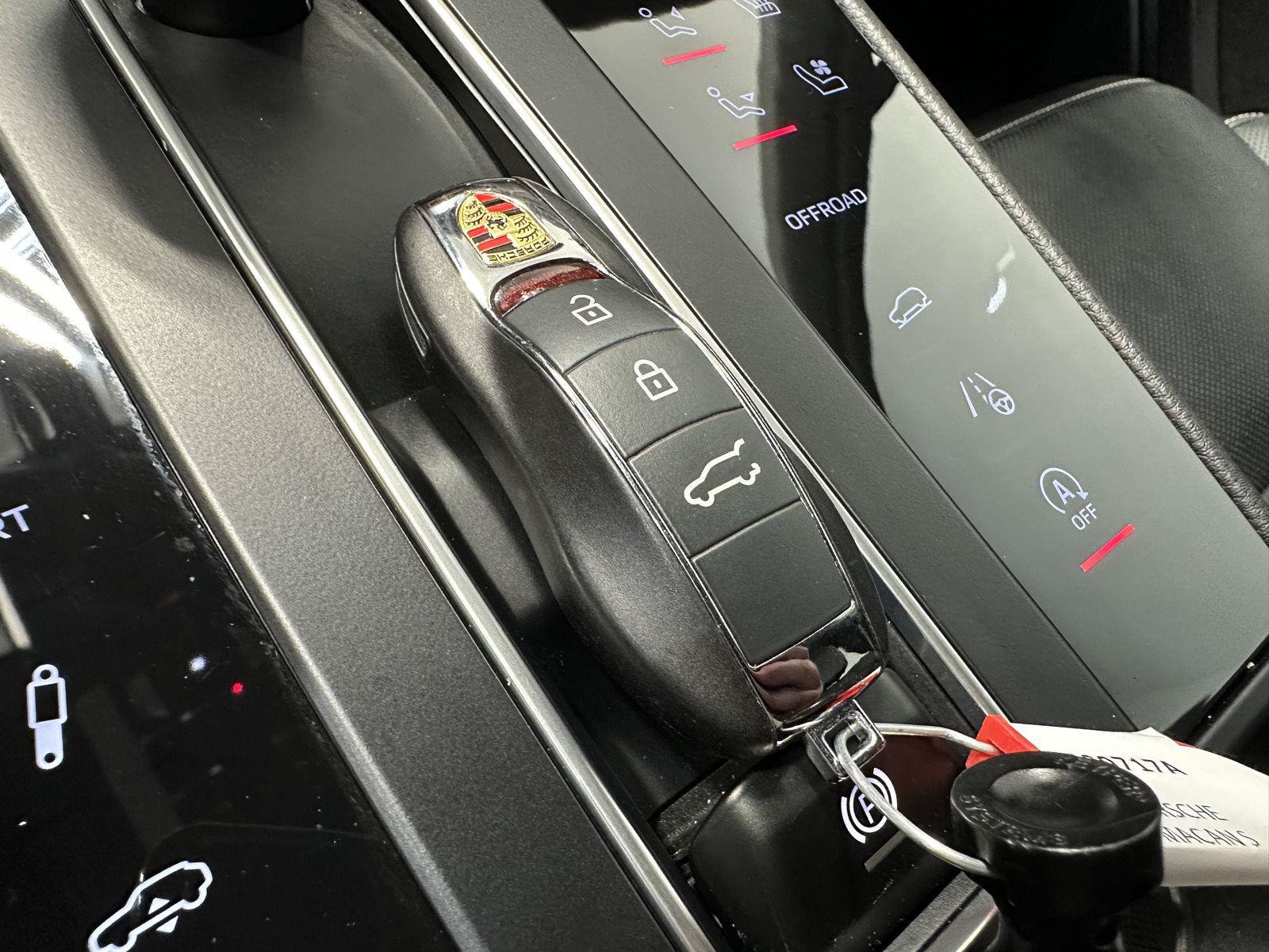 Used 2024 Porsche Macan S AWD/4WD image 42