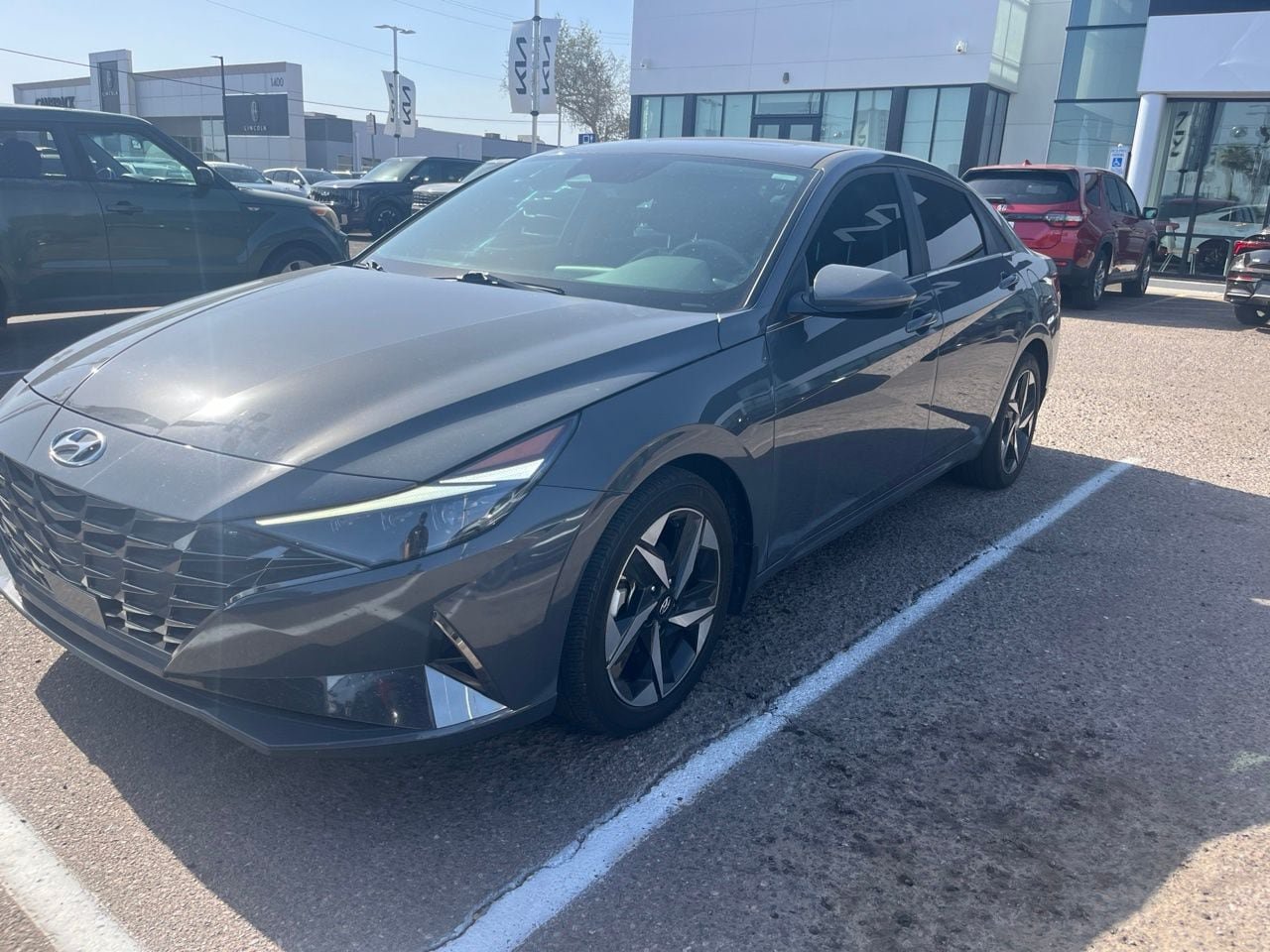 Used 2023 Hyundai Elantra Limited FWD image 2