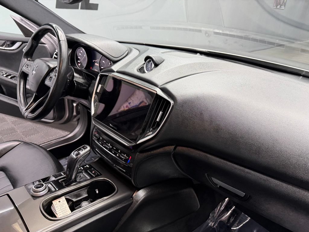 Used 2021 Maserati Ghibli RWD image 49
