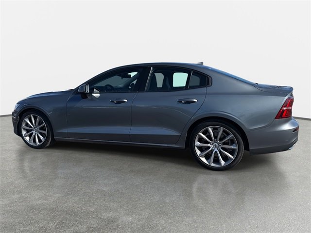 Used 2019 Volvo S60 T6 Momentum w/ Premium Package image 3