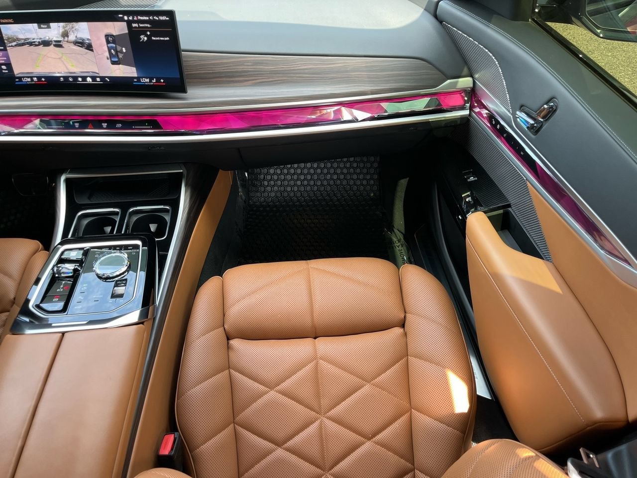 Used 2023 BMW 740i w/ Parking Assistance Package RWD image 15