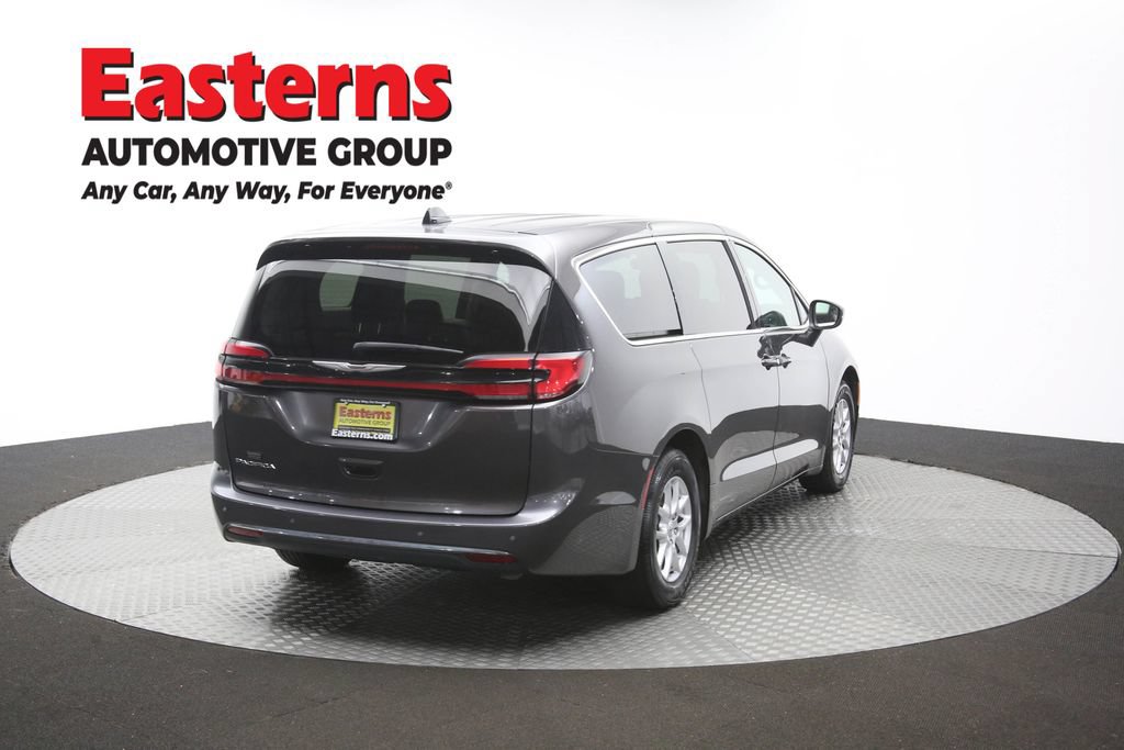 Used 2023 Chrysler Pacifica Touring-L FWD image 42