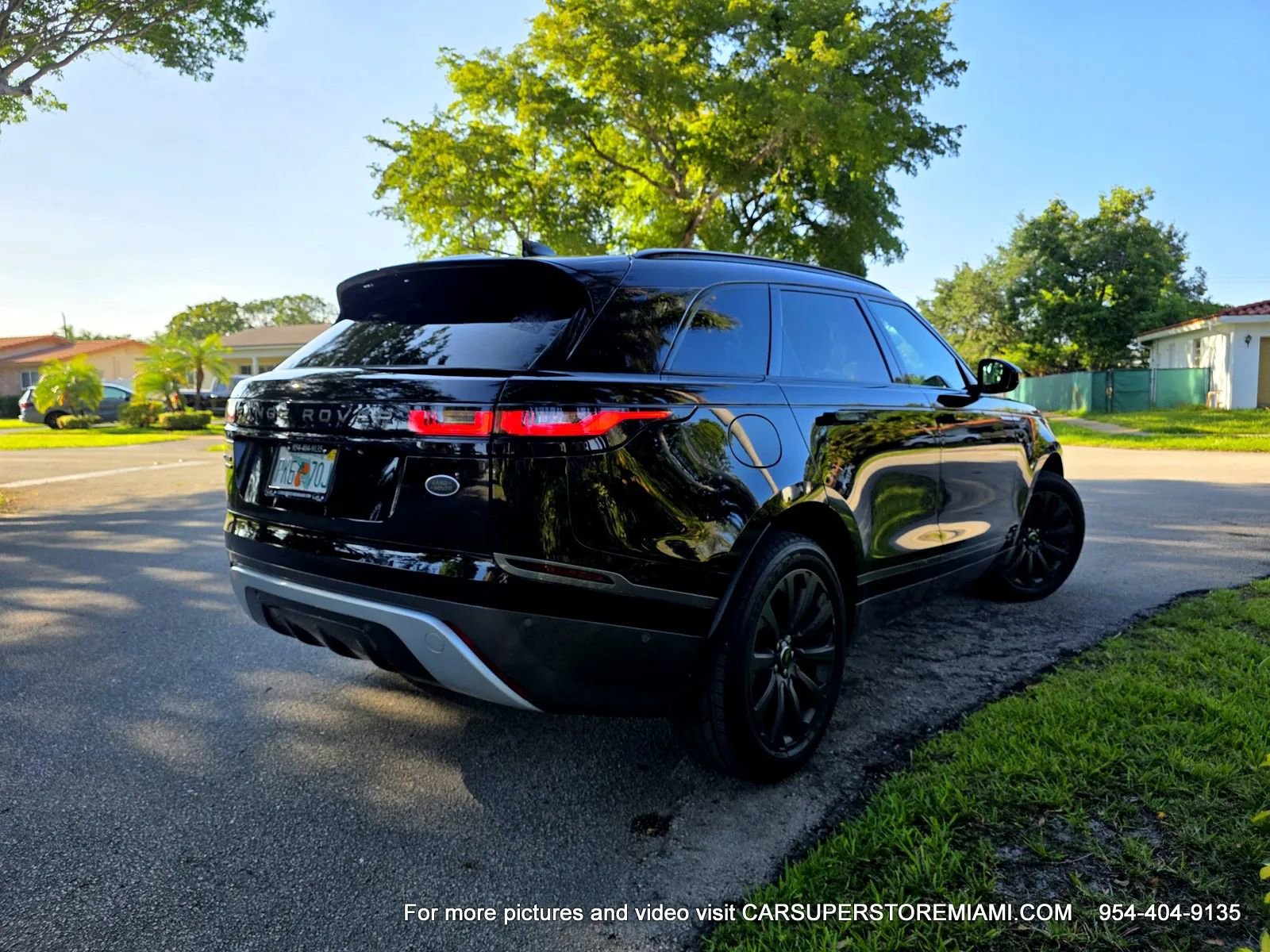 Used 2018 Land Rover Range Rover Velar R-Dynamic SE AWD/4WD image 13