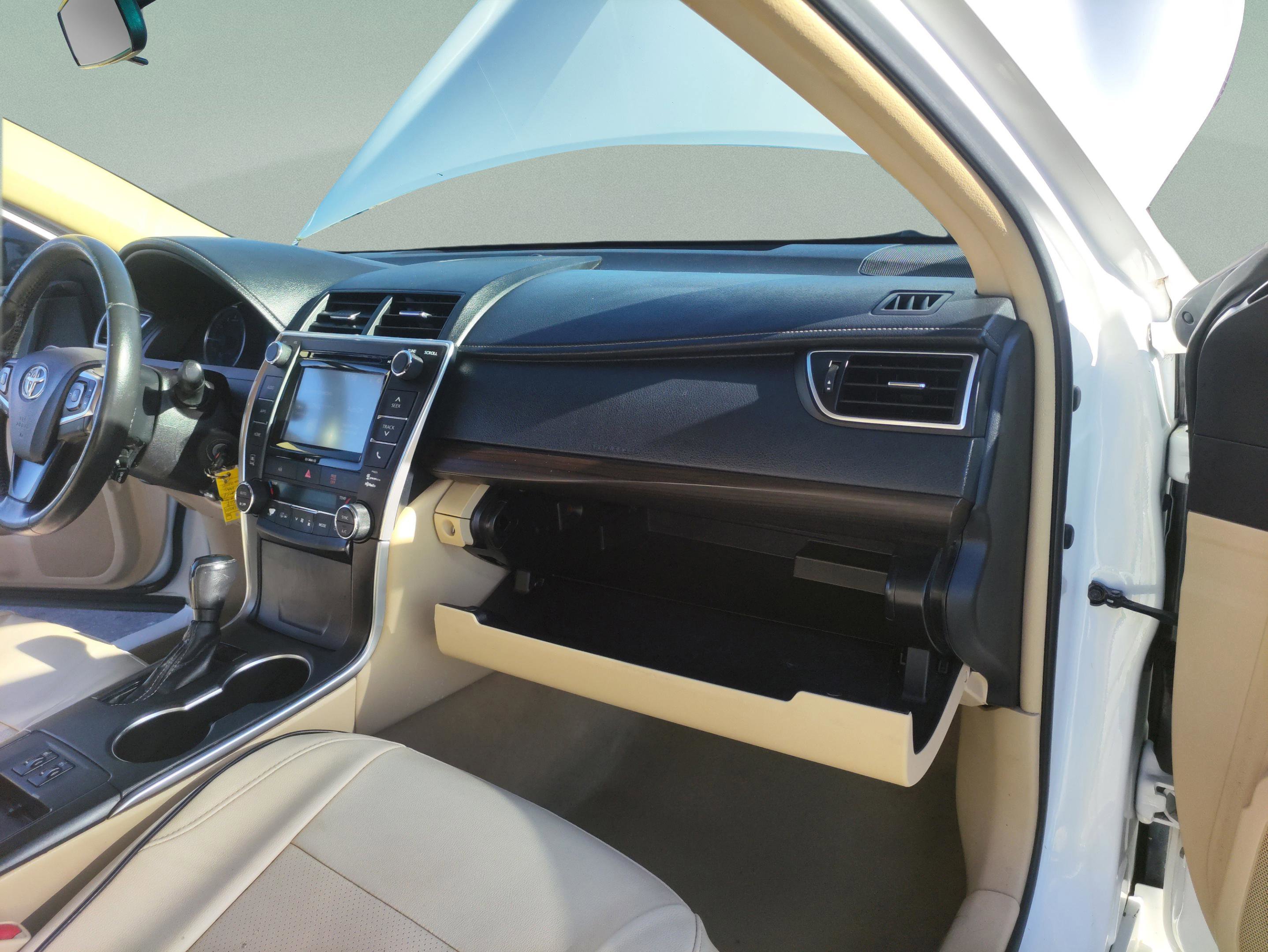 Used 2017 Toyota Camry XLE image 23