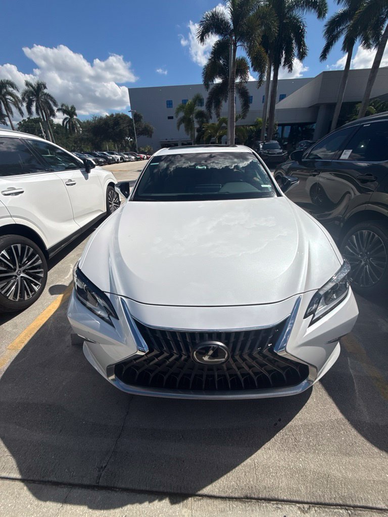 Certified 2025 Lexus ES 300h w/ Premium Package FWD image 5