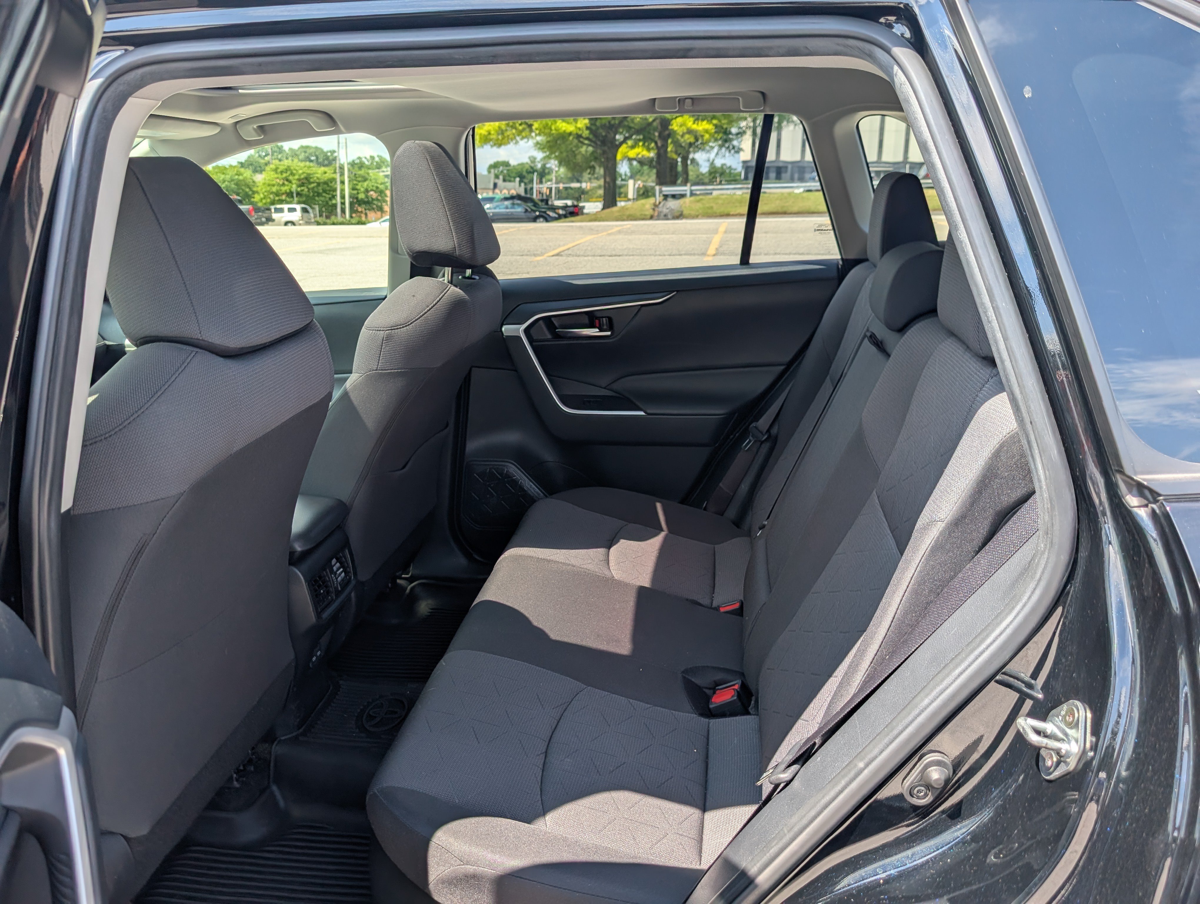 Used 2023 Toyota RAV4 XLE w/ Convenience Package AWD/4WD image 15