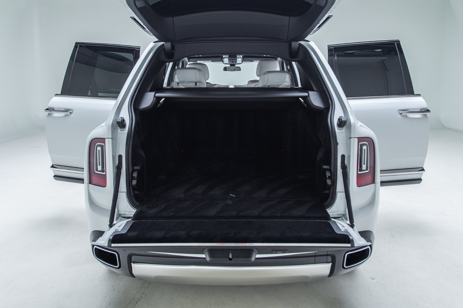 Used 2019 Rolls-Royce Cullinan AWD/4WD image 40