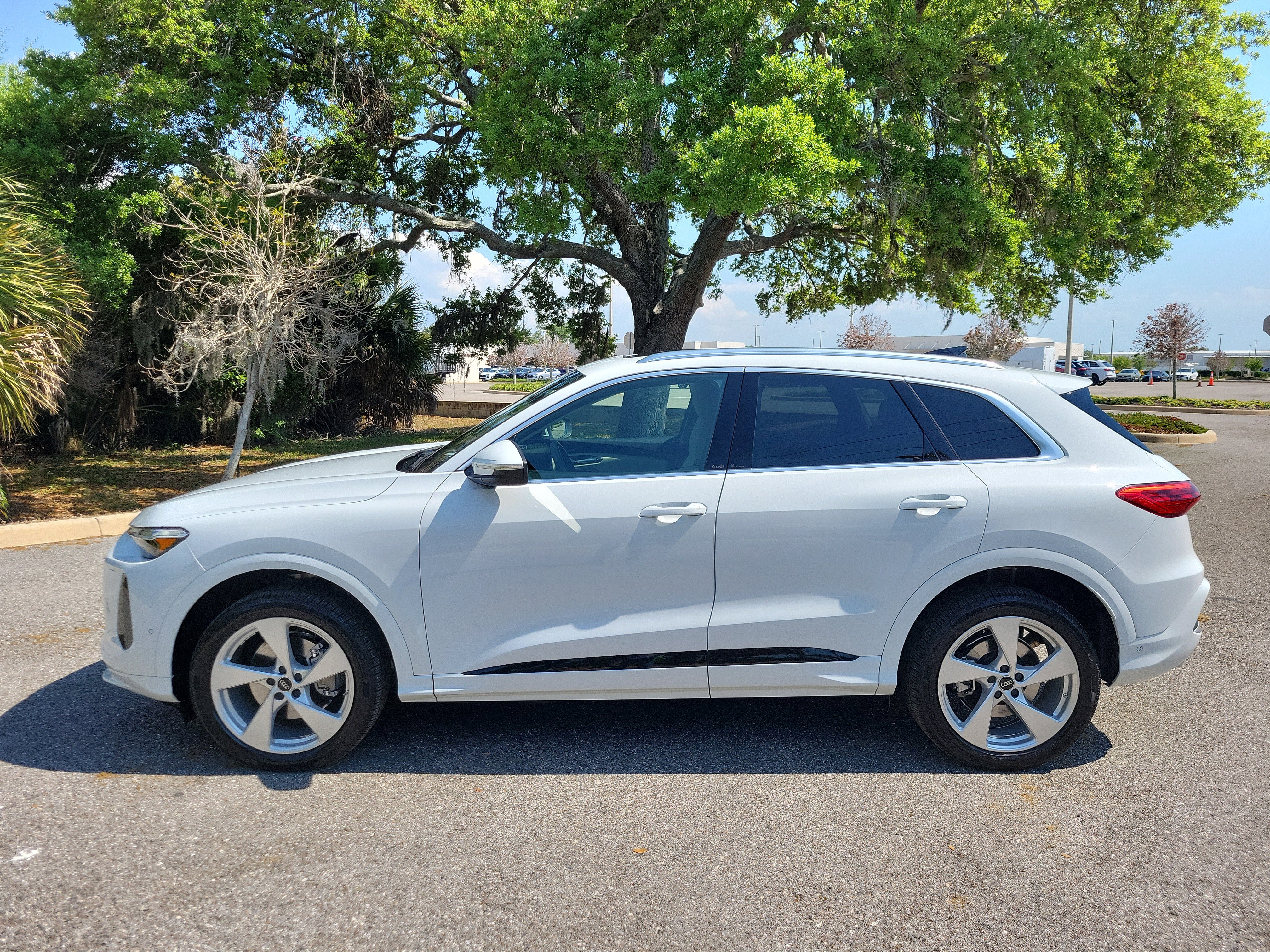 Used 2025 Audi Q5 Premium Plus w/ Premium Plus image 7