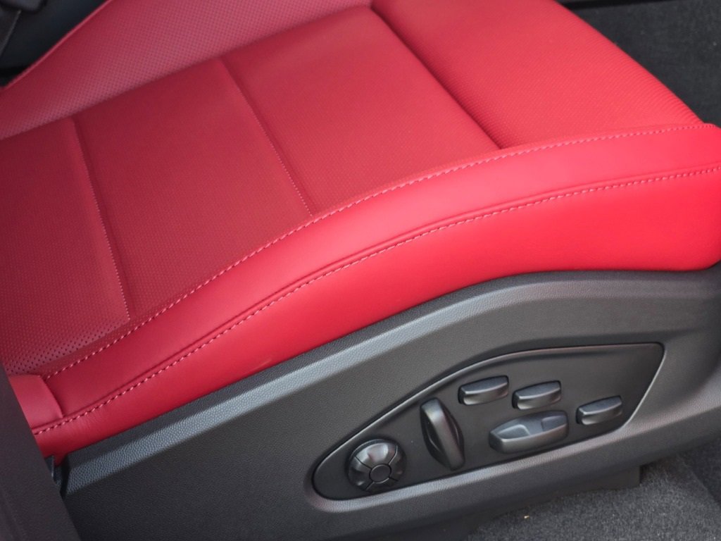 New 2025 Porsche Macan 4S Electric image 37