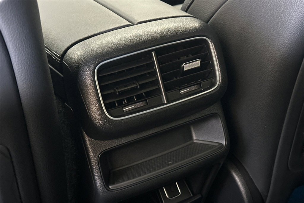 Used 2022 Mercedes-Benz GLE 350 4MATIC w/ AMG Line Exterior image 15