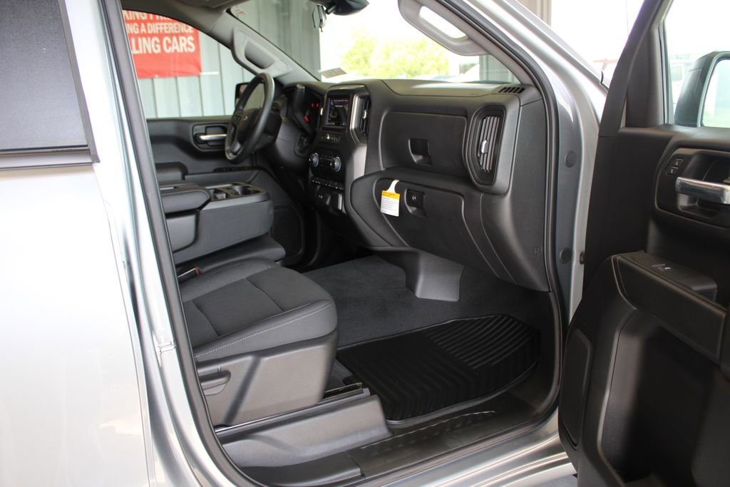 Used 2025 Chevrolet Silverado 1500 Custom Trail Boss AWD/4WD image 39