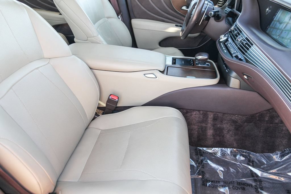 Used 2020 Lexus LS 500 w/ Accessory Package (Z1) RWD image 17