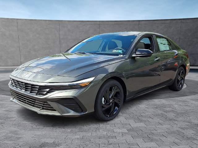 New 2026 Hyundai Elantra SEL Sport FWD image 2