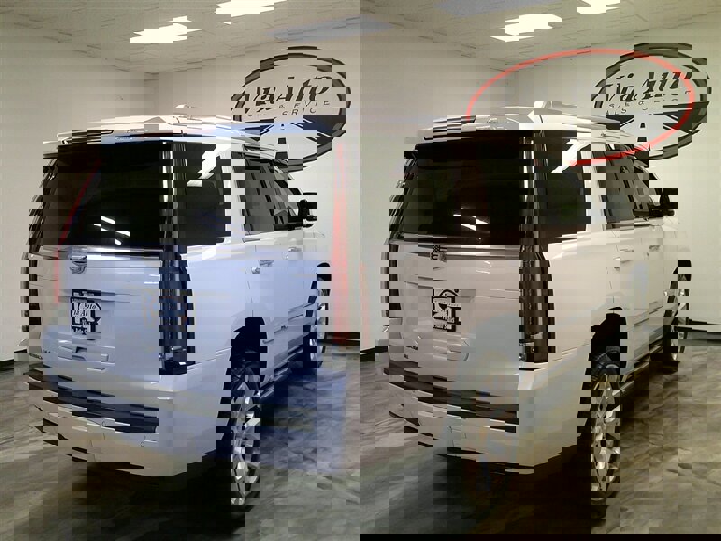 Used 2016 Cadillac Escalade Premium image 9