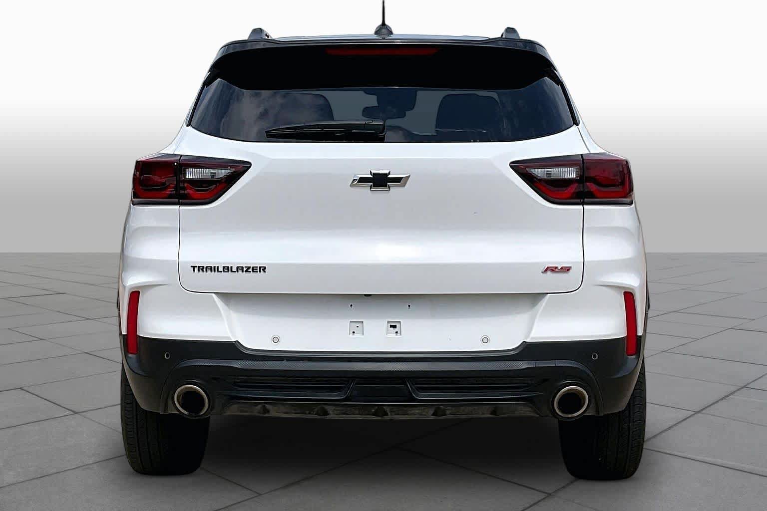 Used 2024 Chevrolet TrailBlazer RS w/ Driver Confidence Package FWD image 4