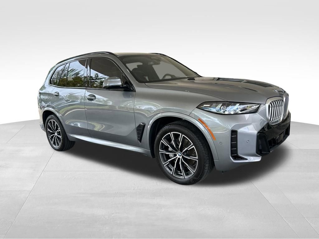 Used 2025 BMW X5 xDrive40i w/ M Sport Package image 2
