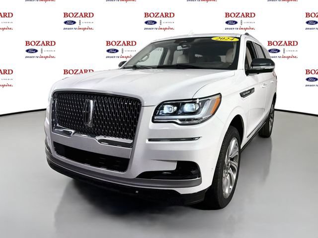 Certified 2024 Lincoln Navigator Reserve AWD/4WD image 4