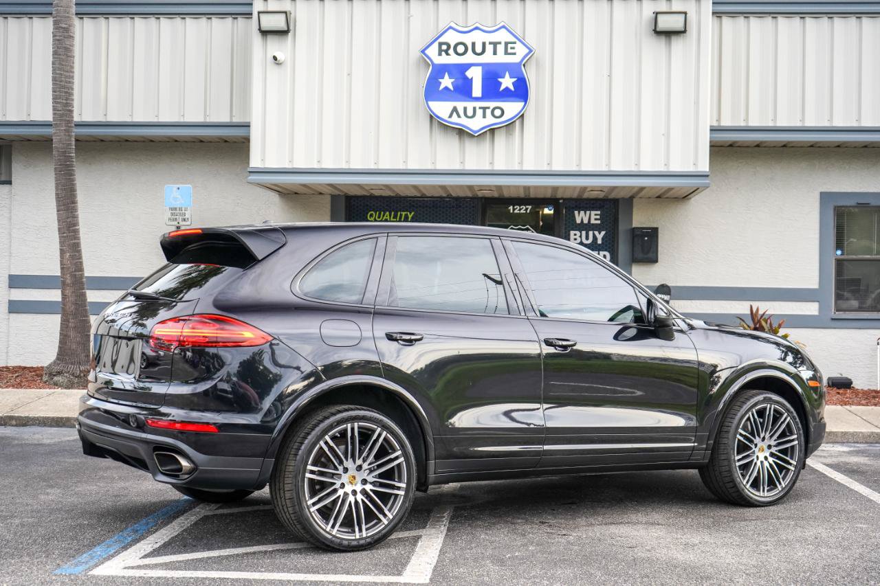 Used 2018 Porsche Cayenne Platinum Edition w/ Premium Package AWD/4WD image 6