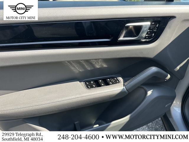Used 2021 Porsche Cayenne S AWD/4WD image 18