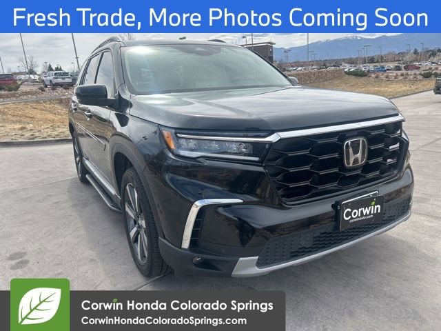 Used 2024 Honda Pilot Touring image 1