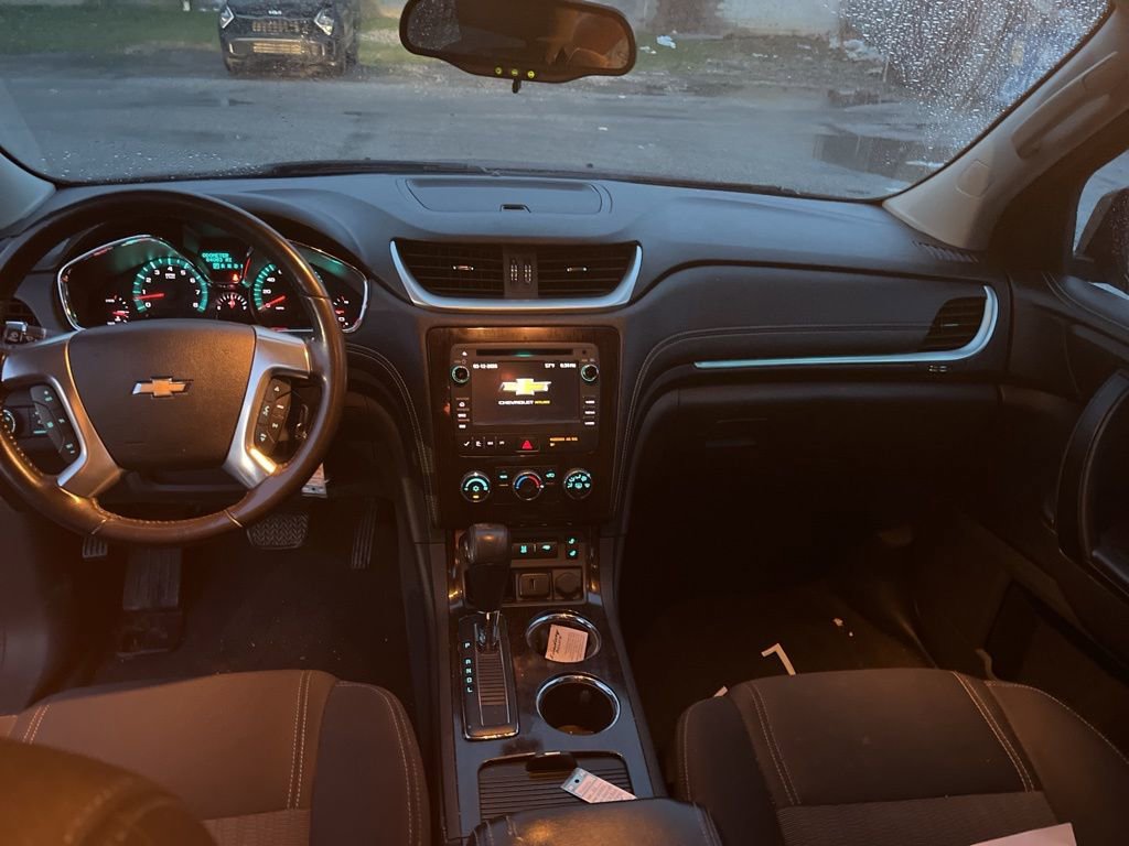 Used 2017 Chevrolet Traverse LT w/ Style and Technology Package image 22
