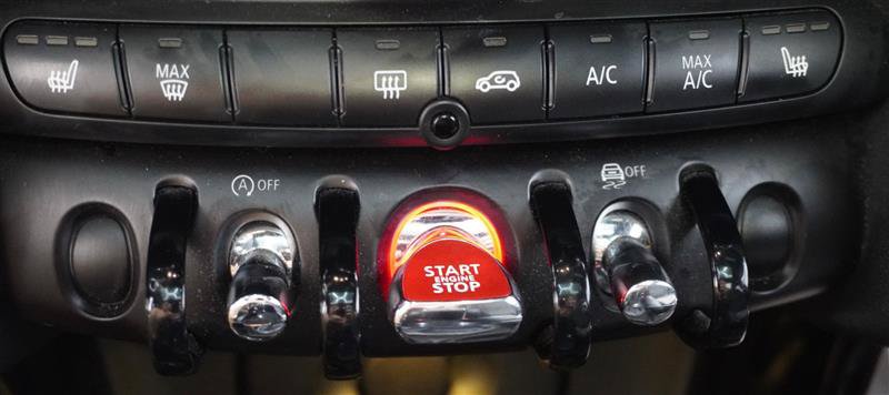 Used 2022 MINI Cooper 4-Door Hardtop FWD image 16
