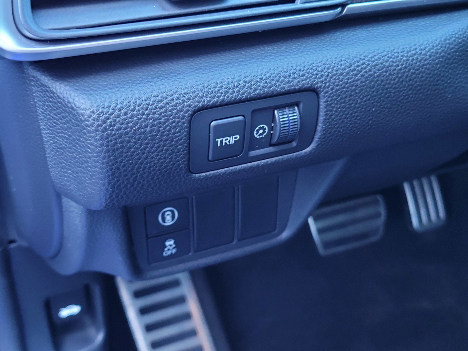 Used 2018 Honda Accord Sport image 19
