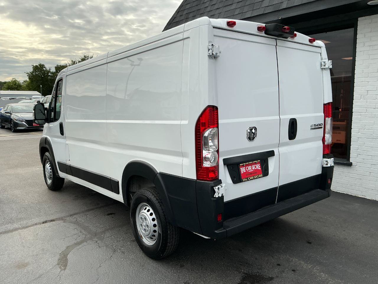 Used 2025 RAM ProMaster 2500 w/ Convenience Group FWD image 5