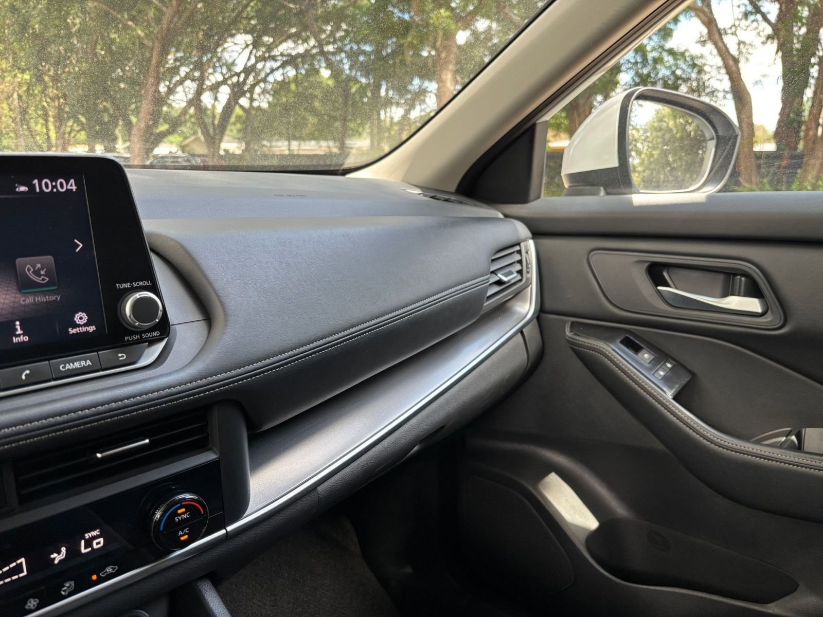 Used 2025 Nissan Rogue SV AWD/4WD image 36