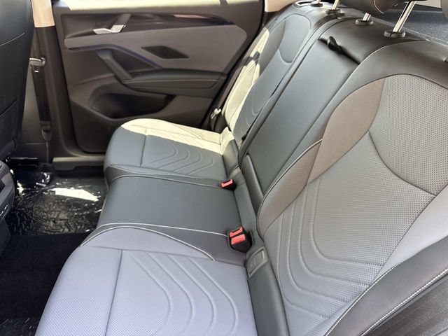 New 2026 Volkswagen Tiguan SE FWD image 25