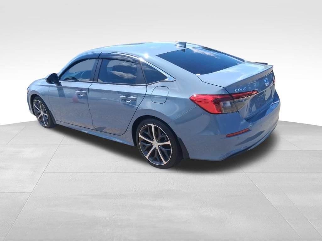 Used 2022 Honda Civic Touring image 3