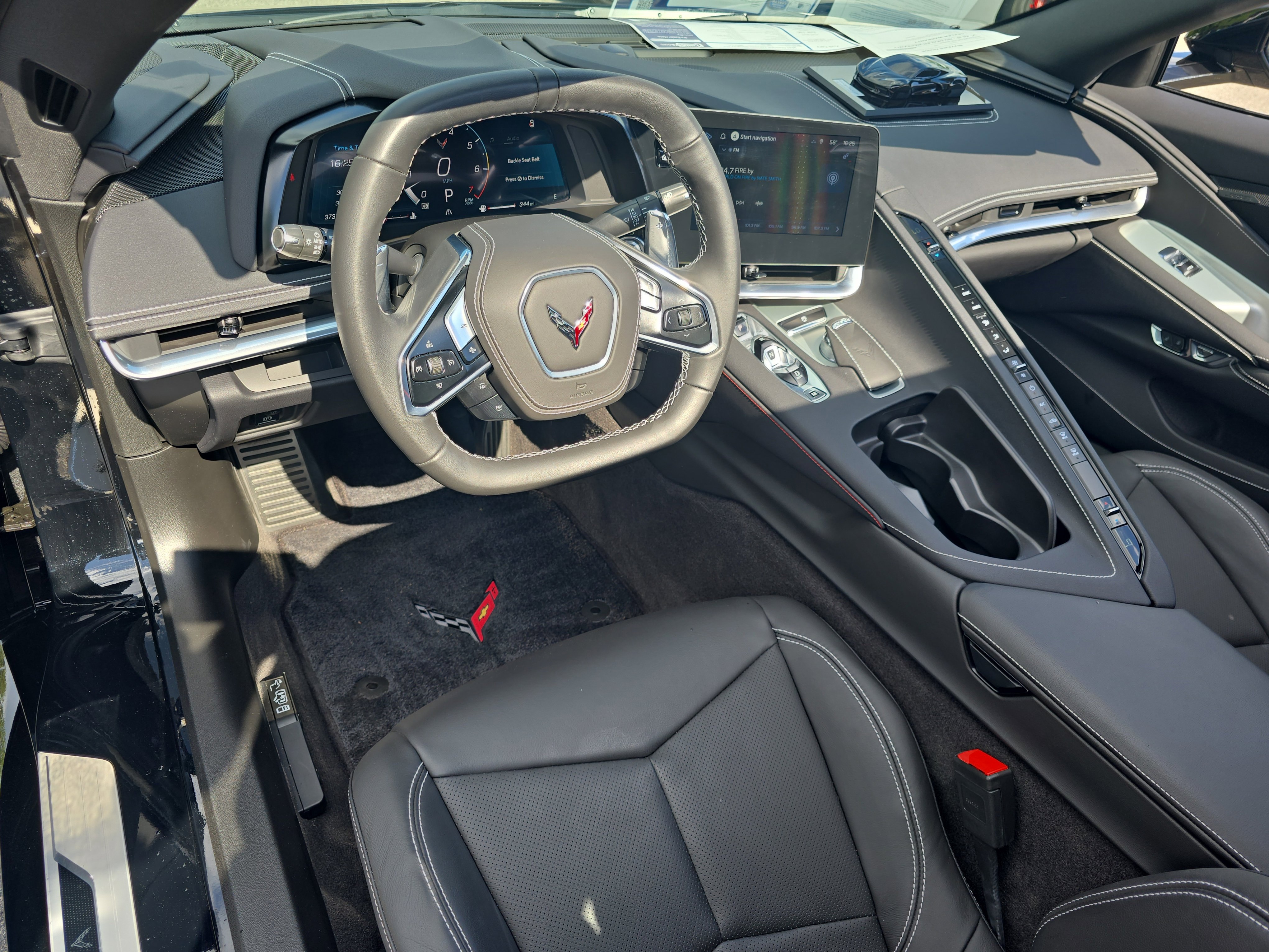 Used 2025 Chevrolet Corvette Stingray Coupe w/ Z51 Performance Package image 14