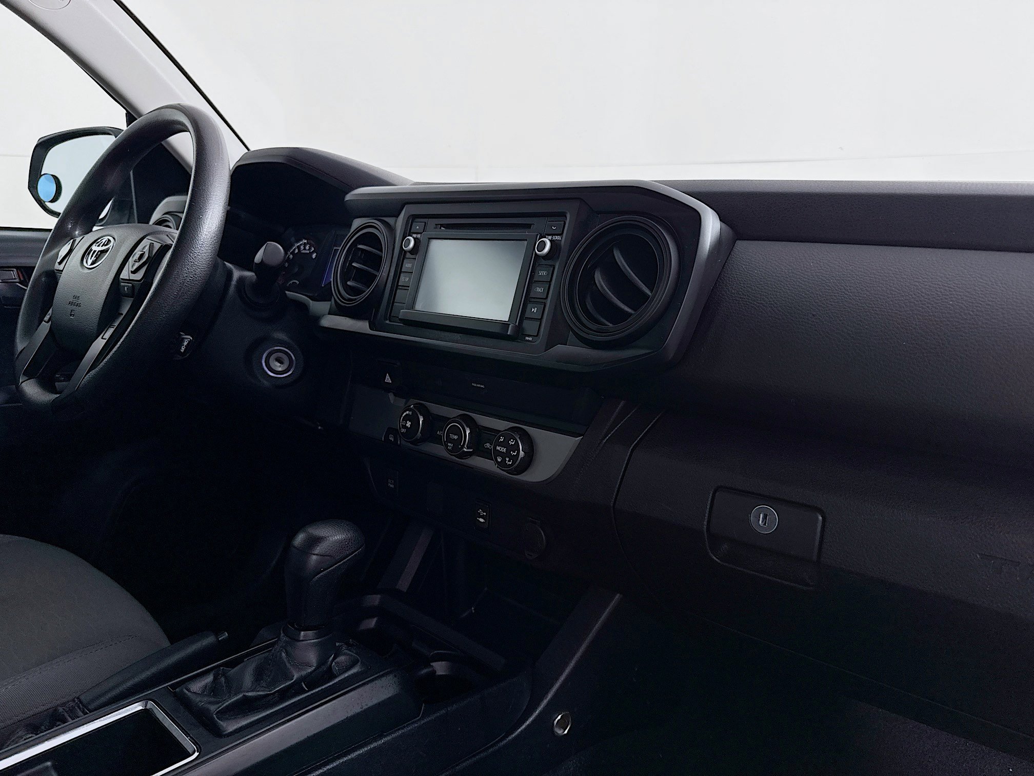 Used 2019 Toyota Tacoma SR image 26