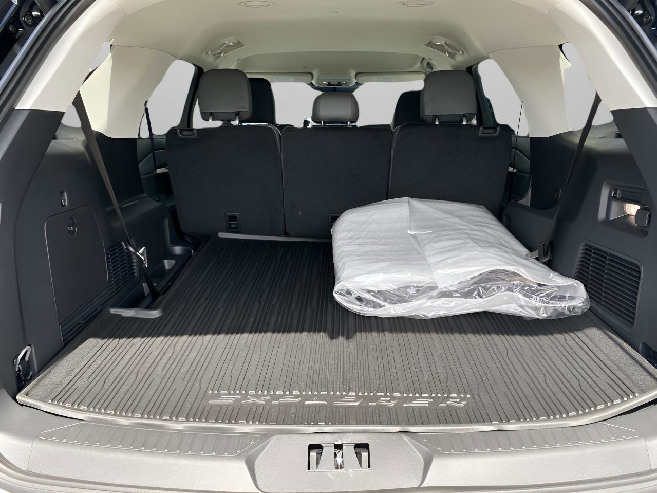 New 2026 Ford Explorer Active image 8