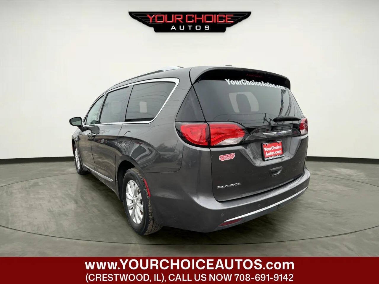 Used 2019 Chrysler Pacifica Touring-L FWD image 3