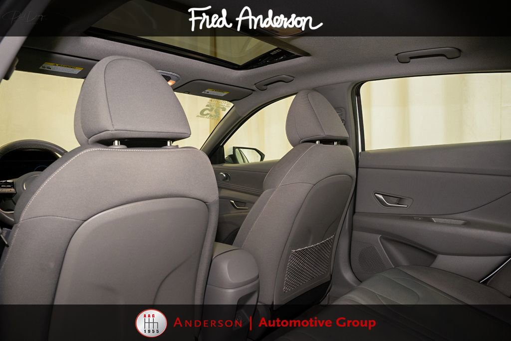 Used 2025 Hyundai Elantra SEL FWD image 9
