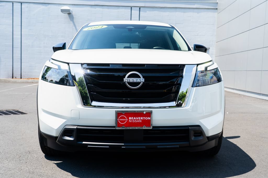Used 2024 Nissan Pathfinder S w/ Cargo Package AWD/4WD image 2