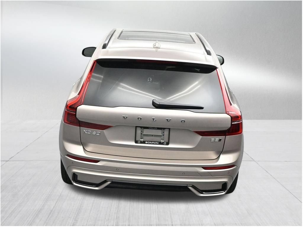 New 2026 Volvo XC60 B5 Plus AWD/4WD image 16