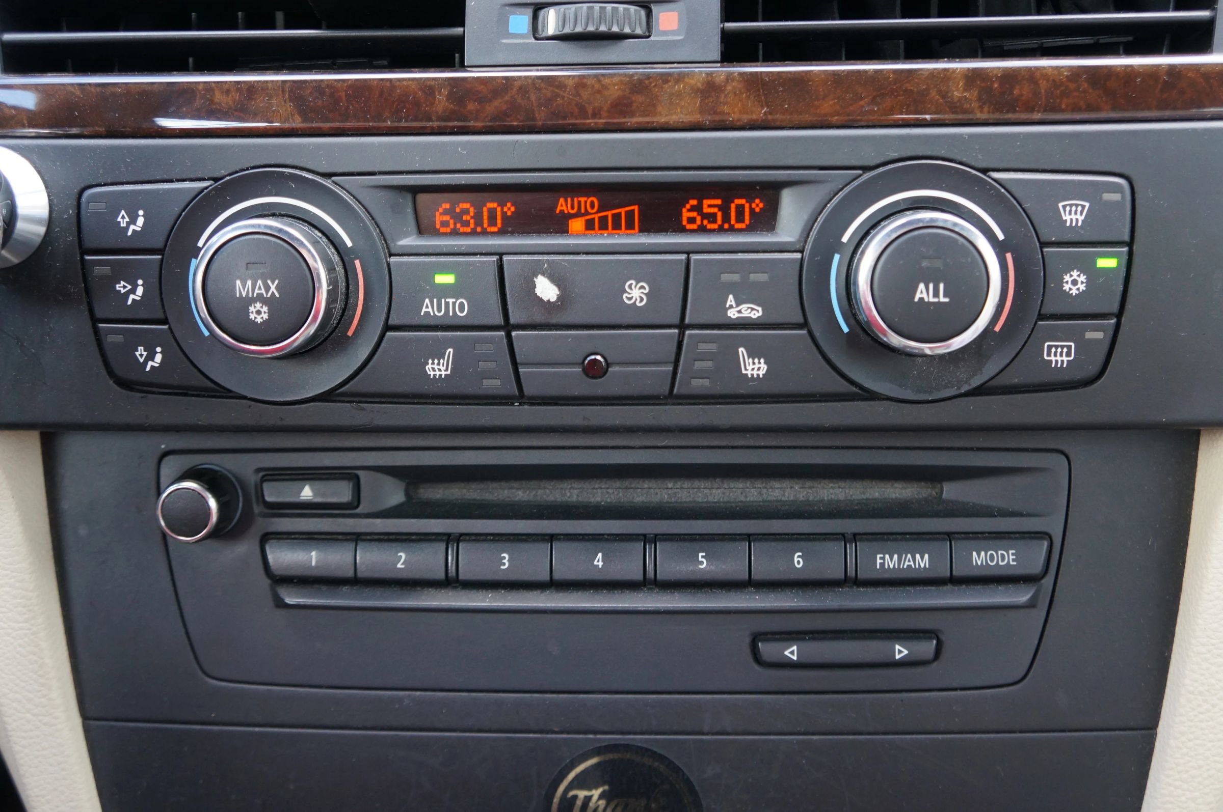 Used 2010 BMW 335i Convertible image 36