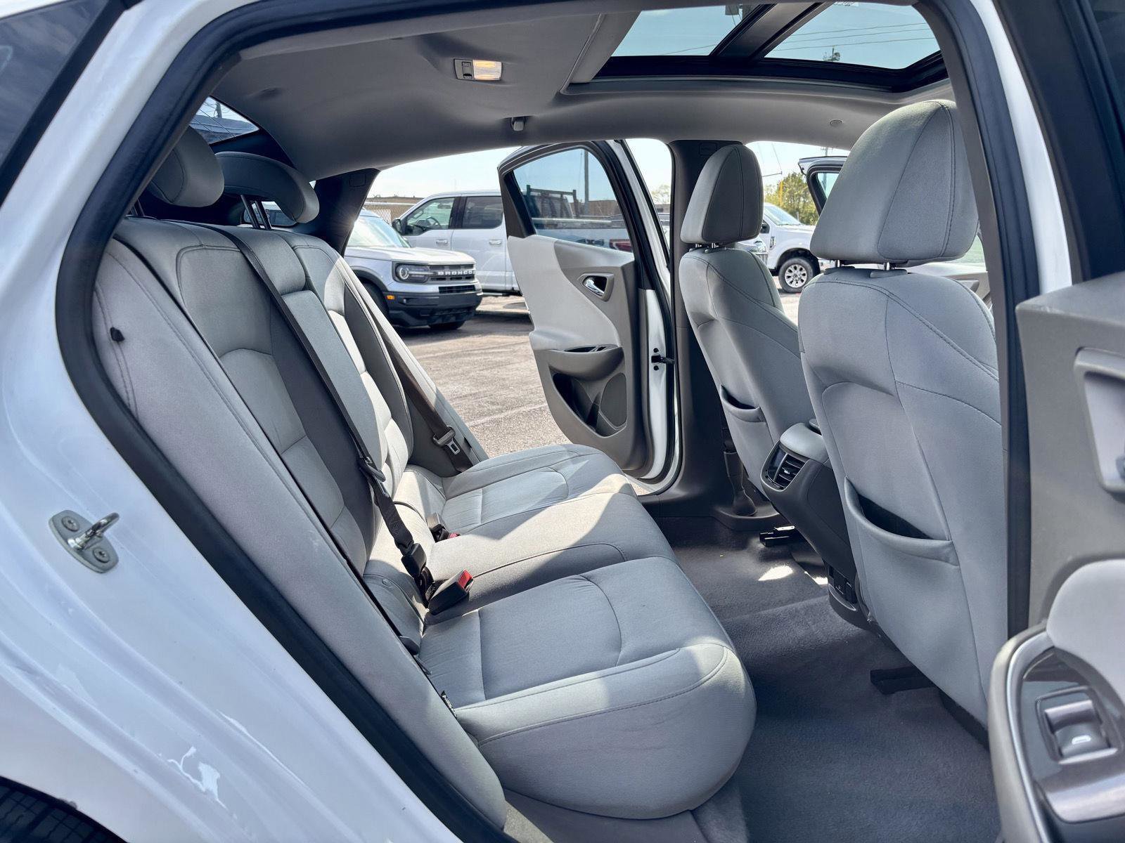 Used 2018 Chevrolet Malibu LT FWD image 9
