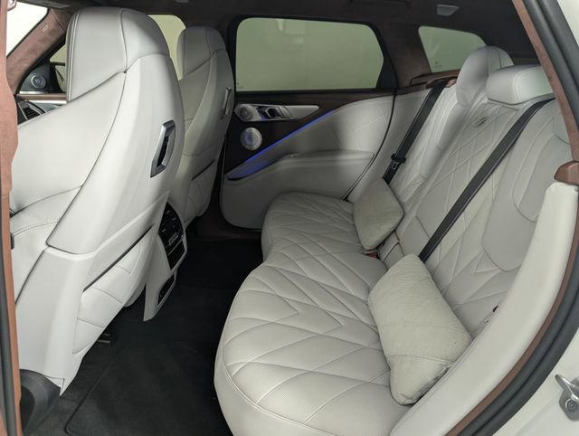 Used 2024 BMW XM AWD/4WD image 16