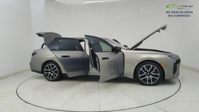 Used 2024 BMW i7 M70 w/ Executive Package image 71
