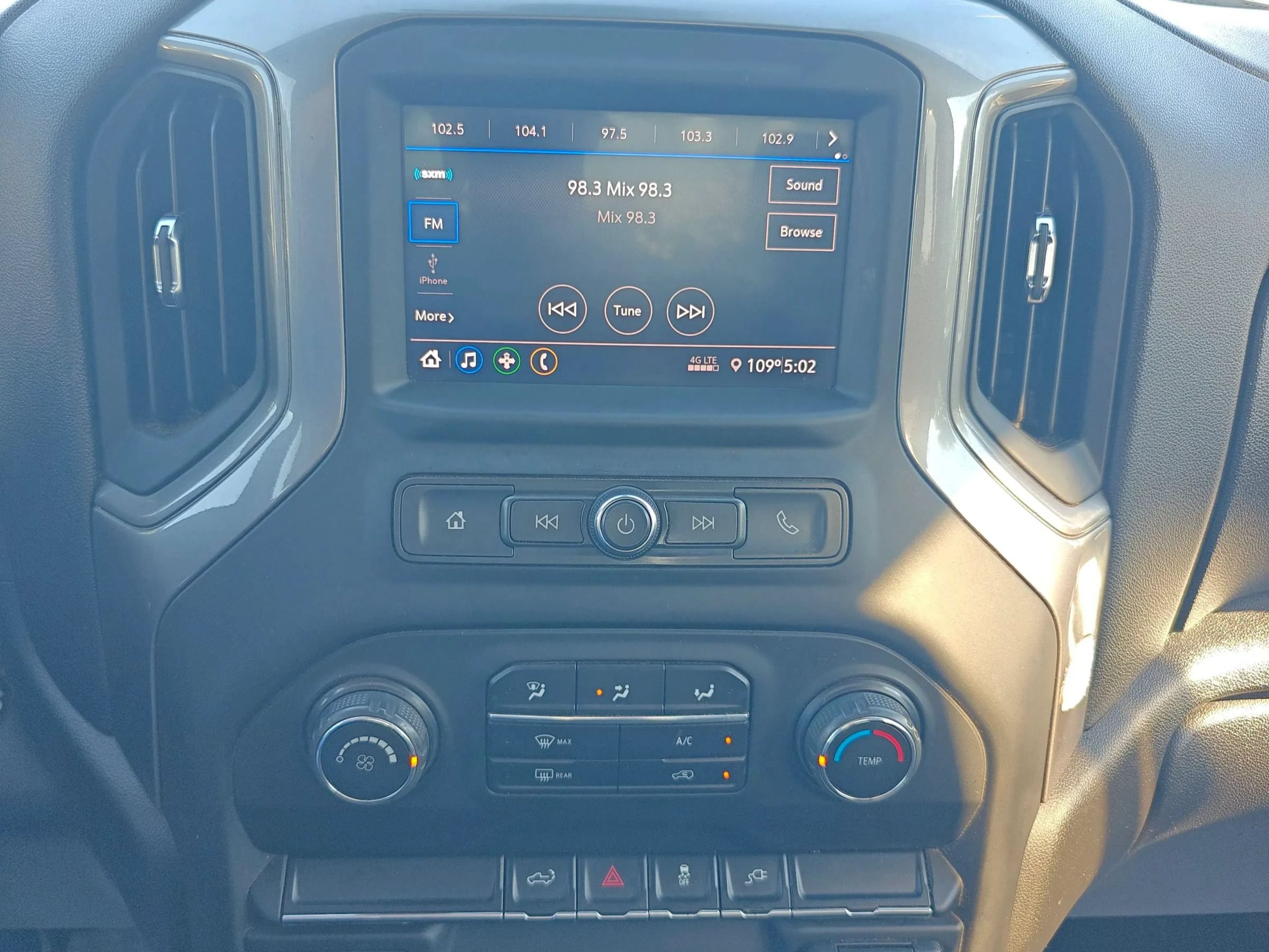 Used 2022 Chevrolet Silverado 2500 Custom w/ Custom Value Package AWD/4WD image 19