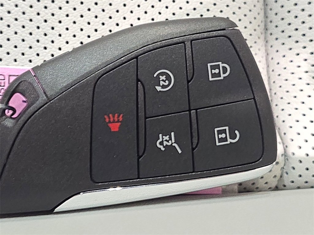 New 2026 GMC Terrain Denali w/ LPO, Black Badging Package image 36