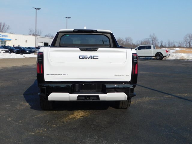 Used 2025 GMC Sierra EV Denali image 4