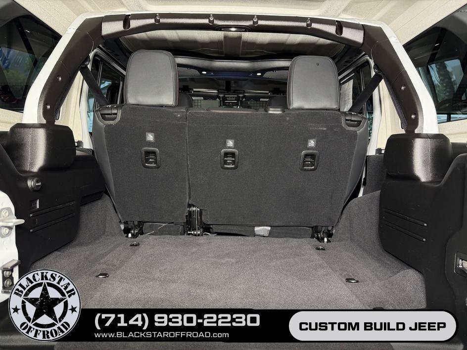 Used 2025 Jeep Wrangler Unlimited Rubicon AWD/4WD image 24