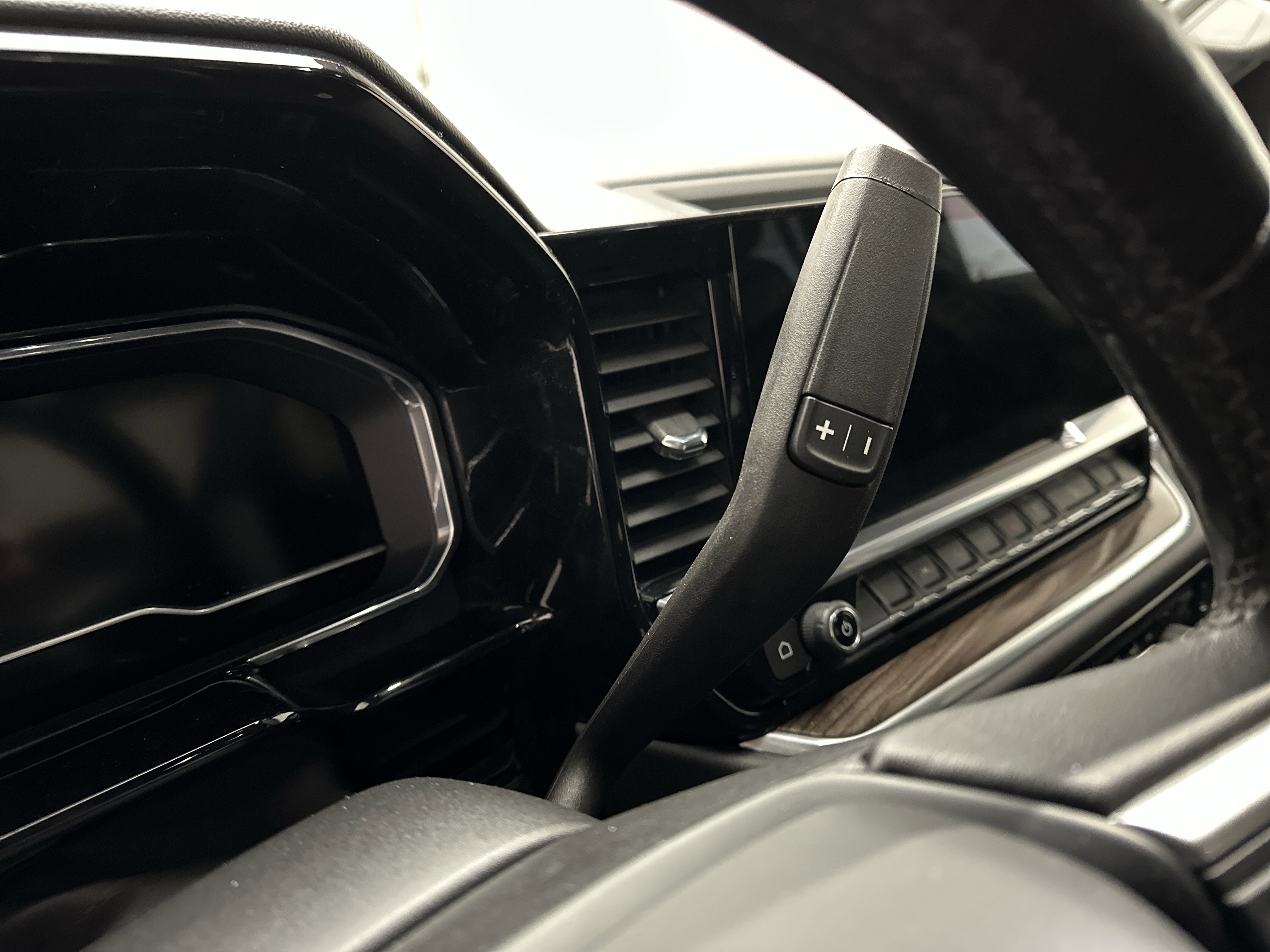 Used 2023 Chevrolet Silverado 1500 LT image 35