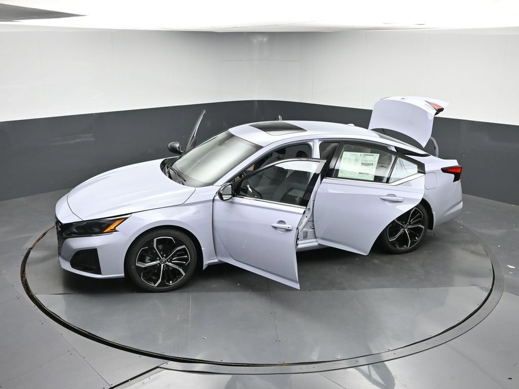 New 2025 Nissan Altima 2.5 SR image 42