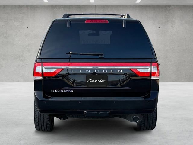 Used 2017 Lincoln Navigator Select image 15